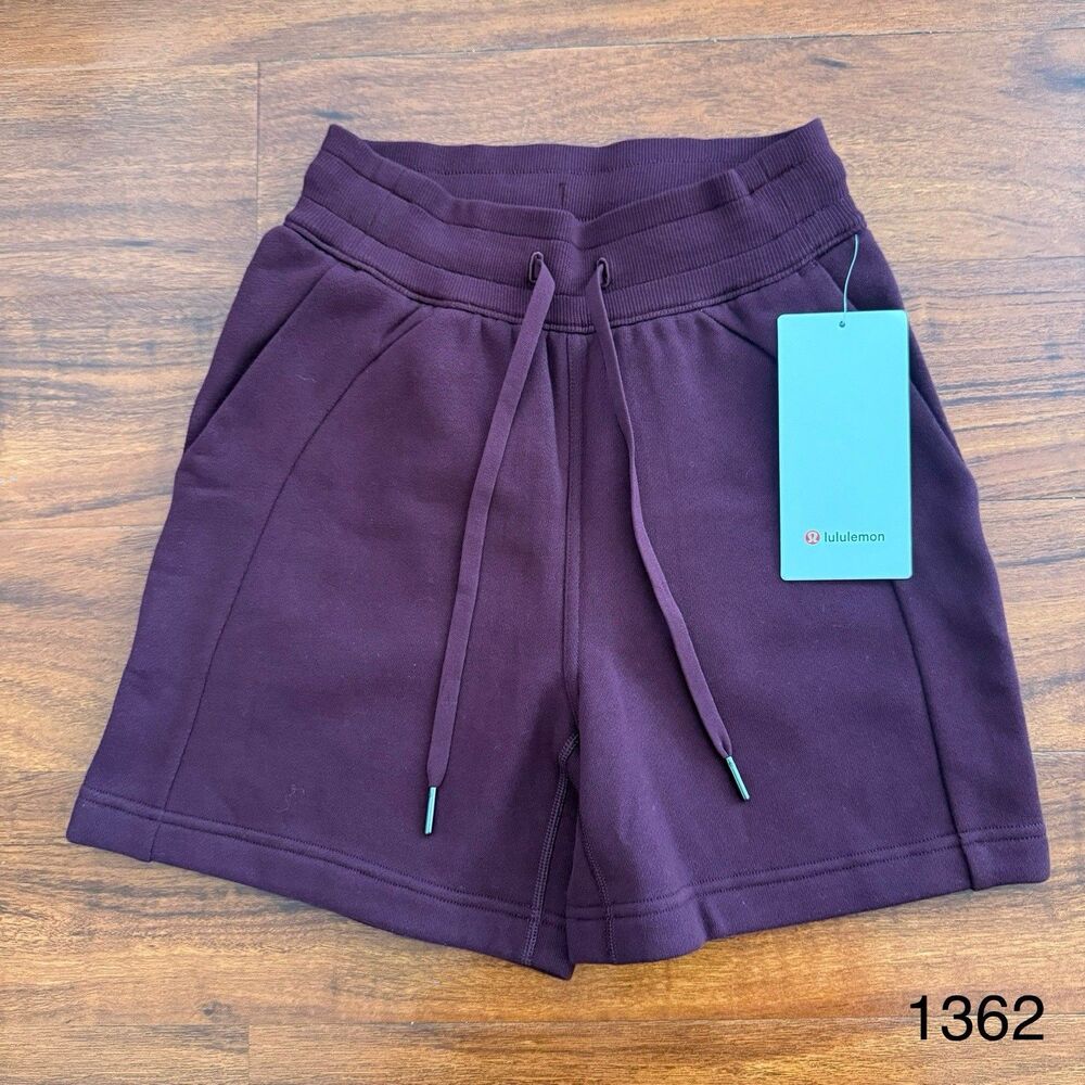 Lululemon Scuba High Rise Short 5” Garnett Size 0 Drawstring Fleece NWT